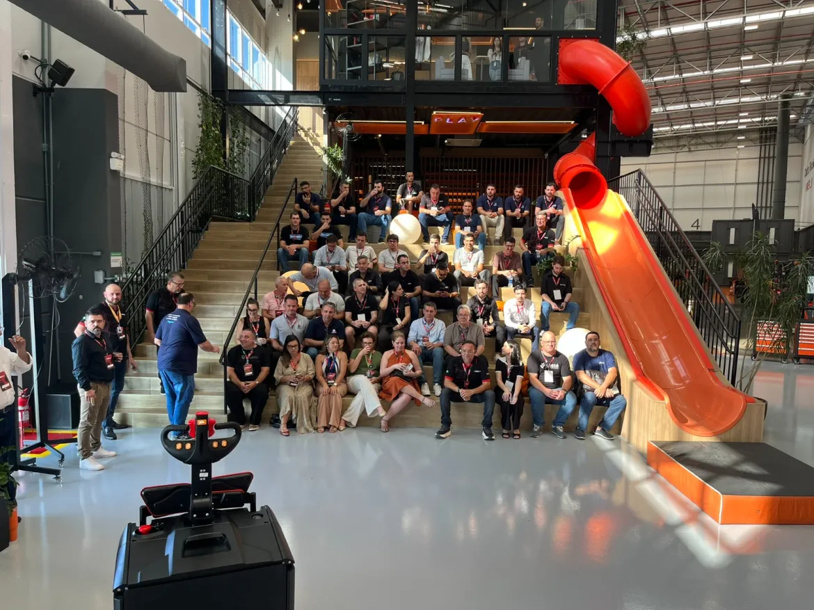 Visita técnica é promovida para associados da ADAC em Itajaí