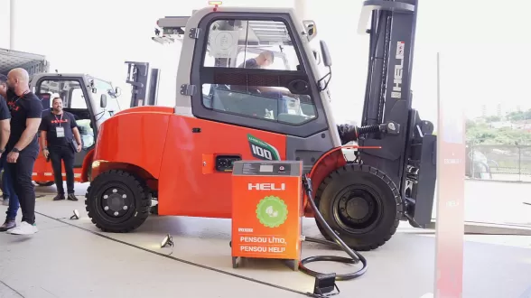 Empilhadeira Elétrica Contrabalançada Heli